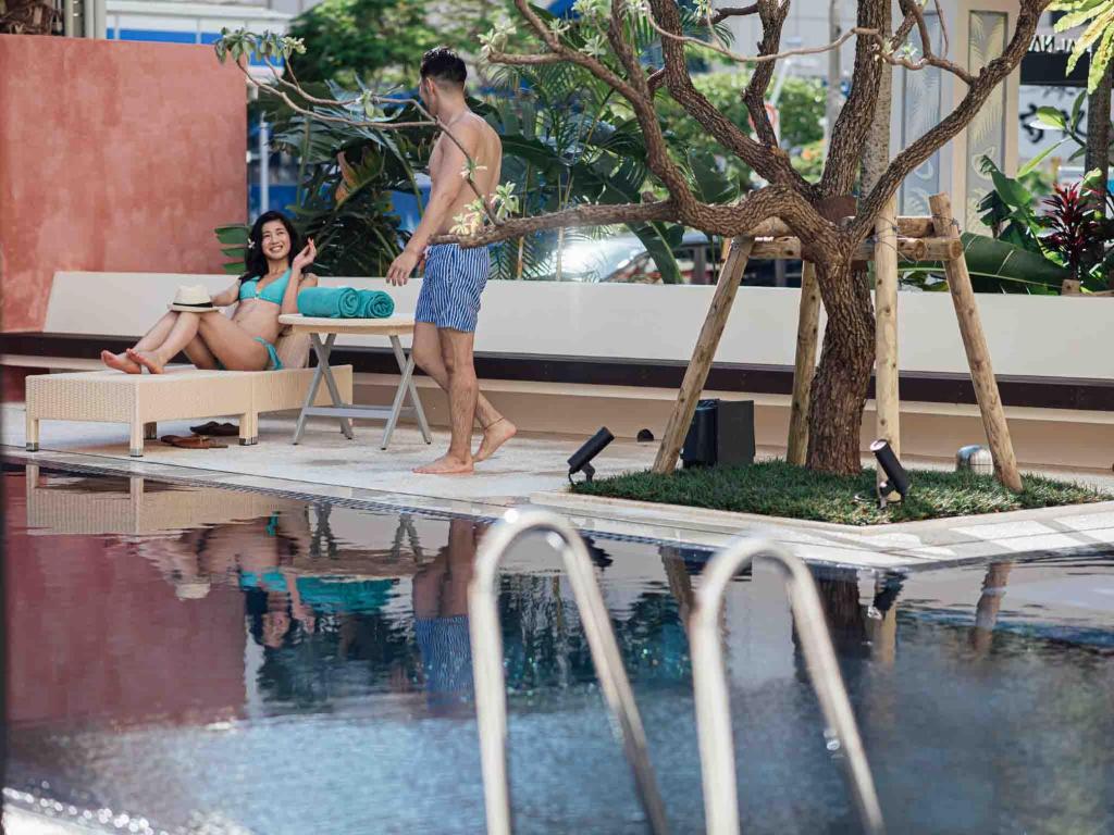 Swimming pool