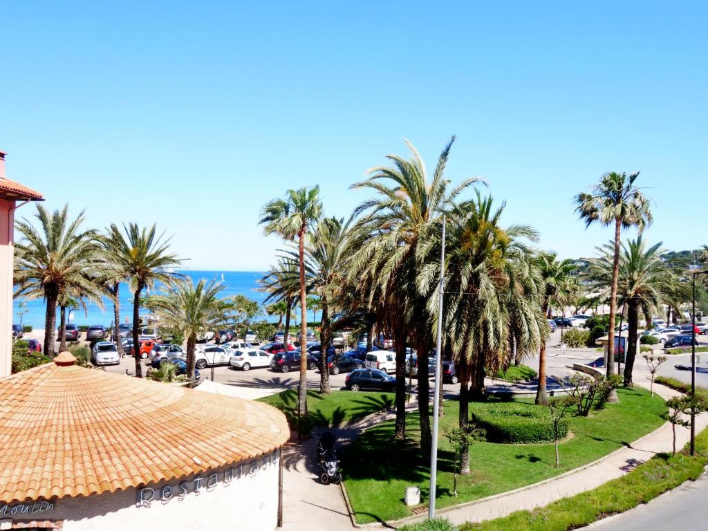 Apartment Les allées du Cap-2 by Interhome - 2
