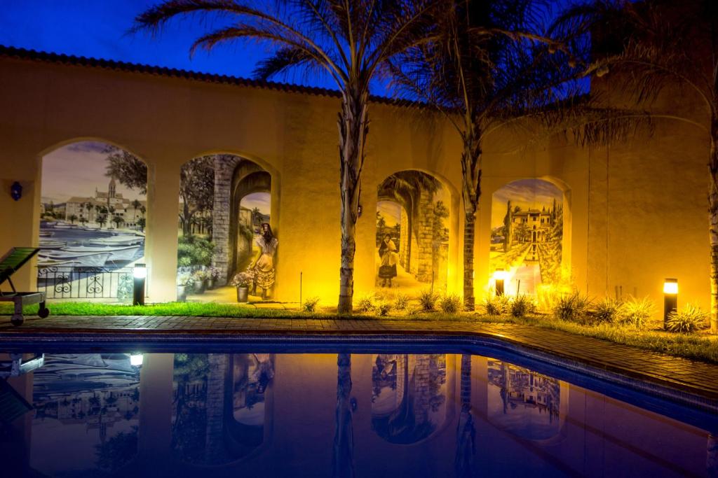 Desert Palace Hotel photo