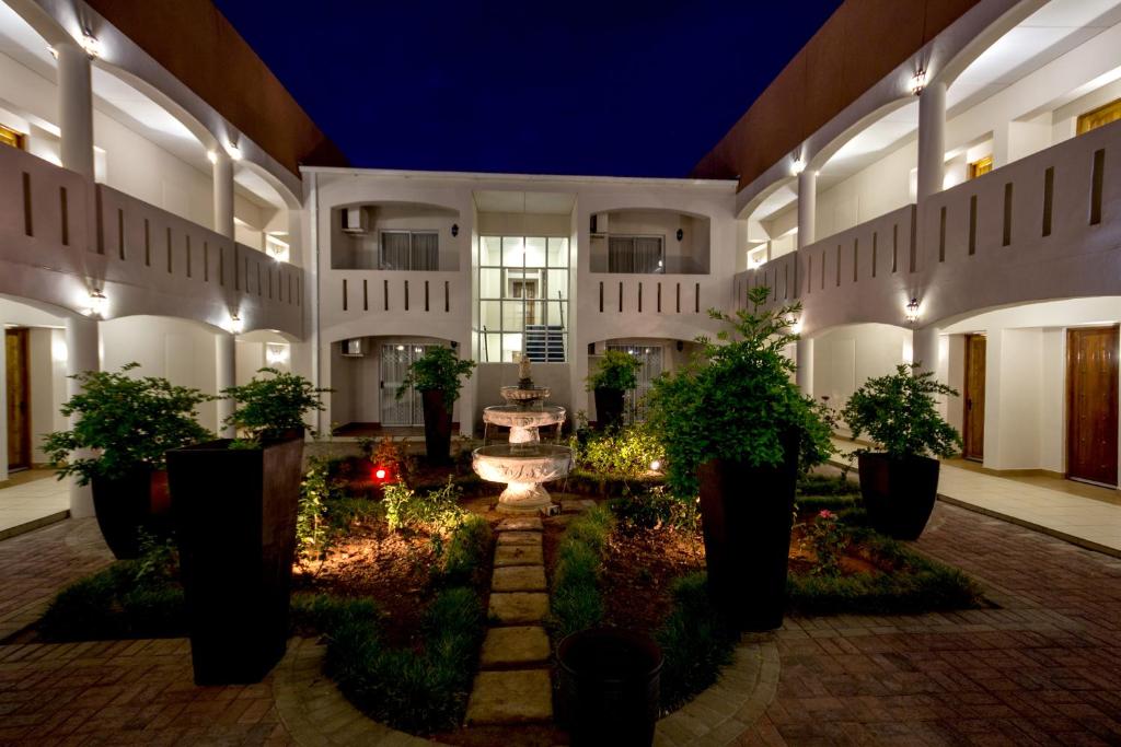 Desert Palace Hotel photo