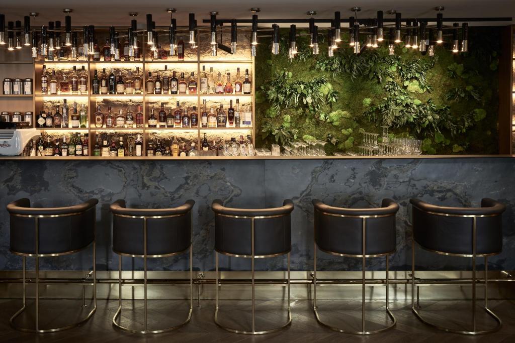 Bar/lounge