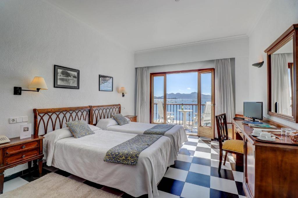 Hotel Sis Pins — Hotel rooms in Puerto Pollensa, Balearic Islands