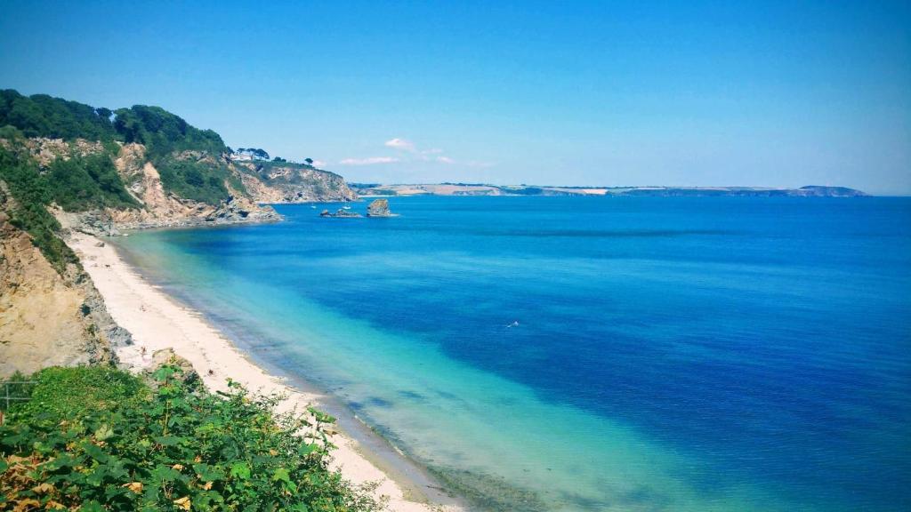 So Tranquil, Charlestown