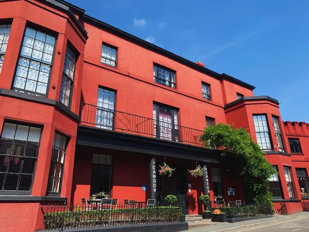 The Cawdor, hotel in Llandeilo