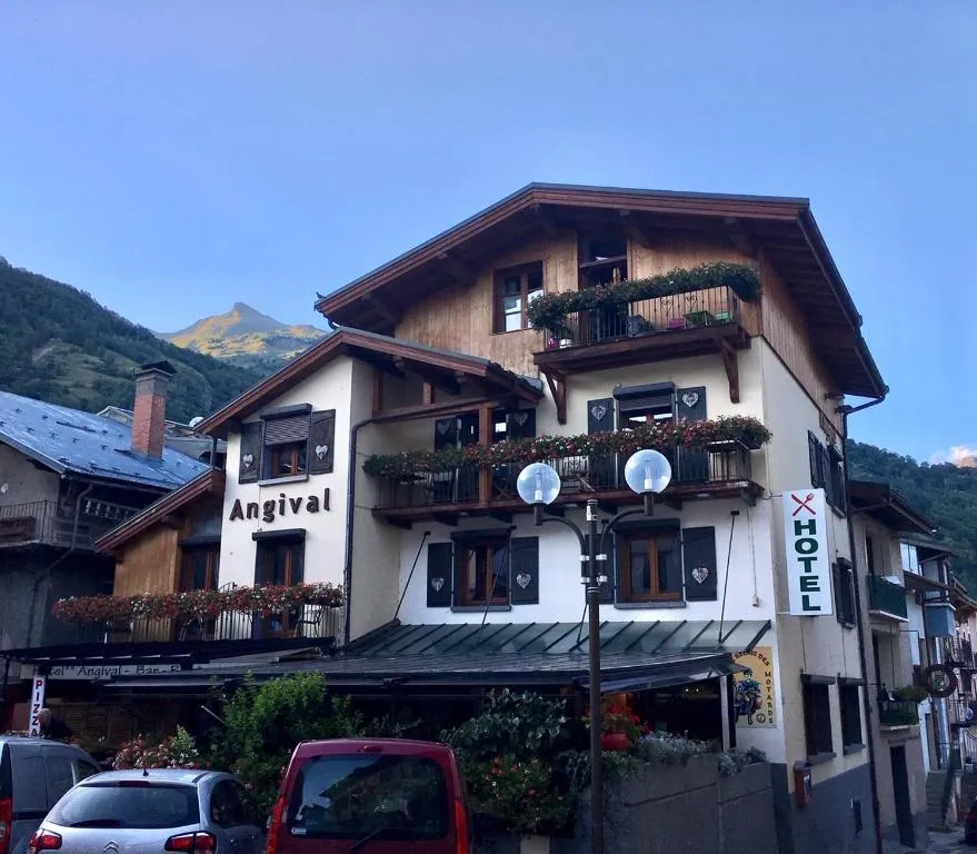 Hôtel Restaurant Angival - Chambres et Appartement, hotel in Bourg-Saint-Maurice