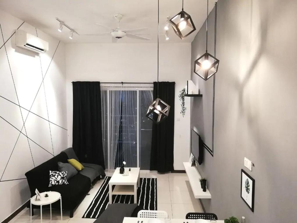 Puchong Skypod Residence, High Floor Balcony Unit, Walking Distance to IOI Mall, 10min Drive to Sunway, Pučong