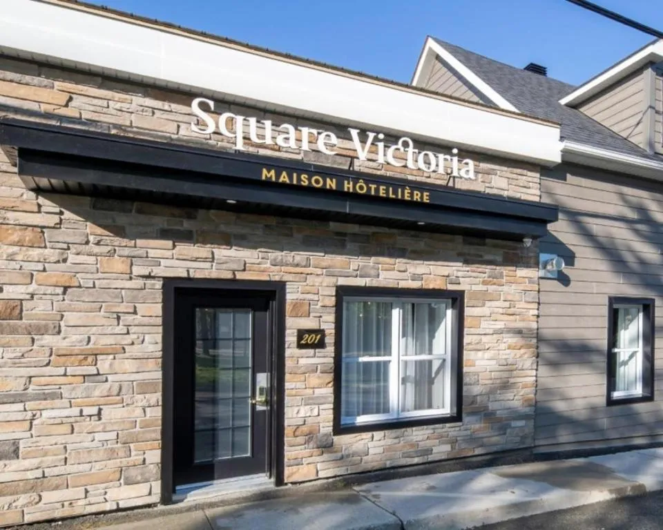 Square Victoria Maison Hôtelière, hotel in East Angus
