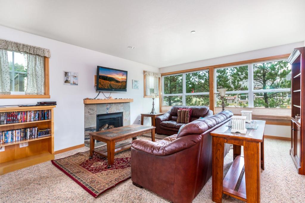 Pacific Paradise Main image 1