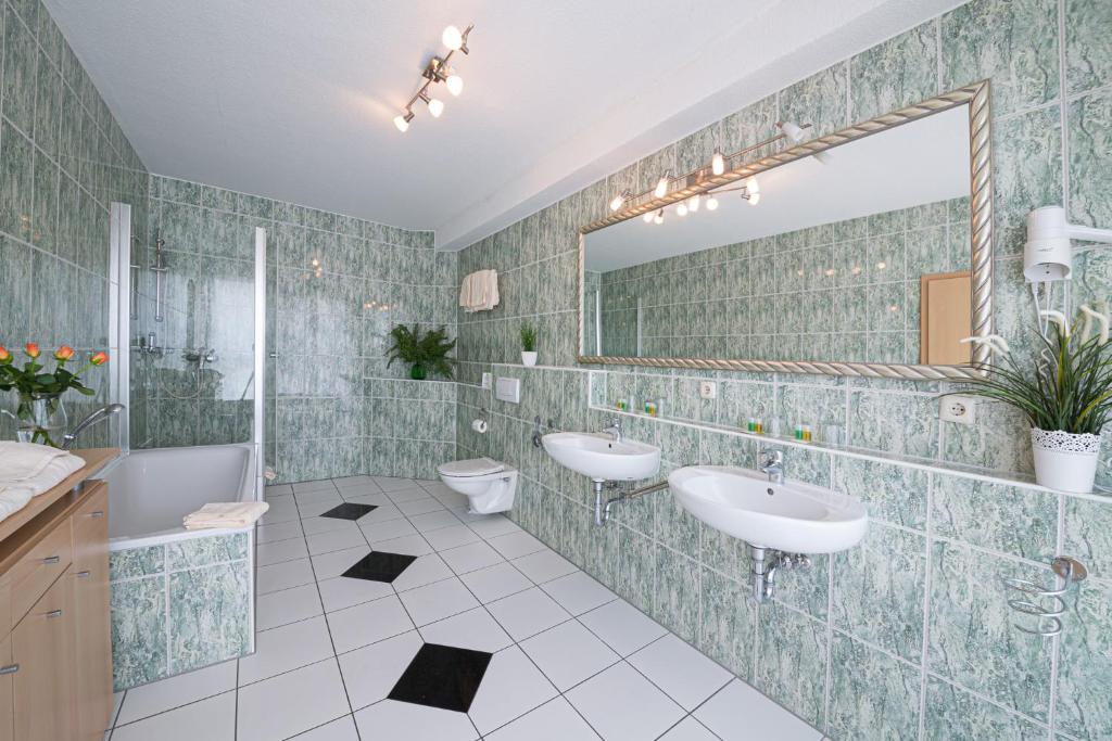 Europa Hotel Garni photo