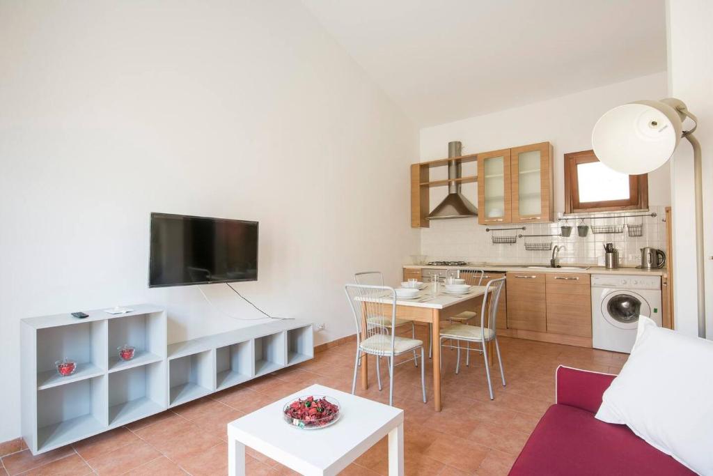 ALTIDO Charming Family Apt for 5 near central Pisa