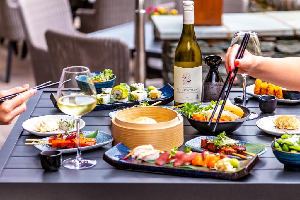 طعام و مشروبات