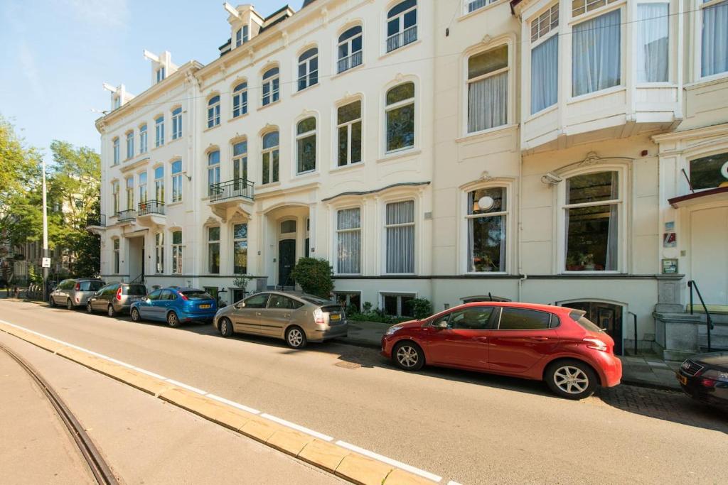 Quiet apartment for 4 at park in center photo