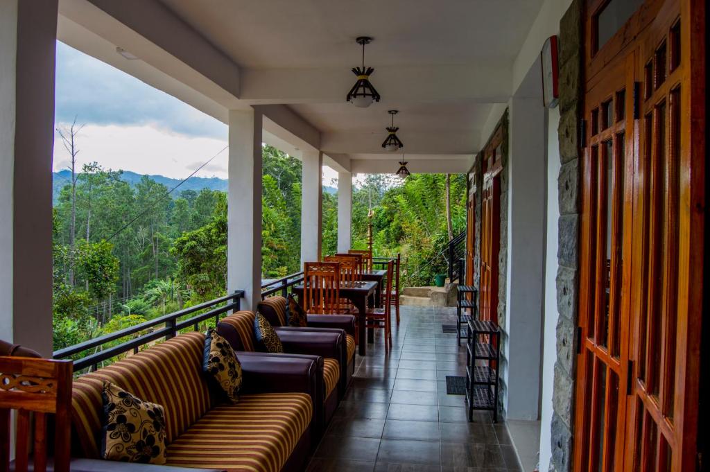 Rustle Hill Panorama Inn photo