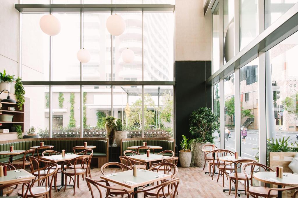 Restaurant, Mantra South Bank Brisbane in Brisbane