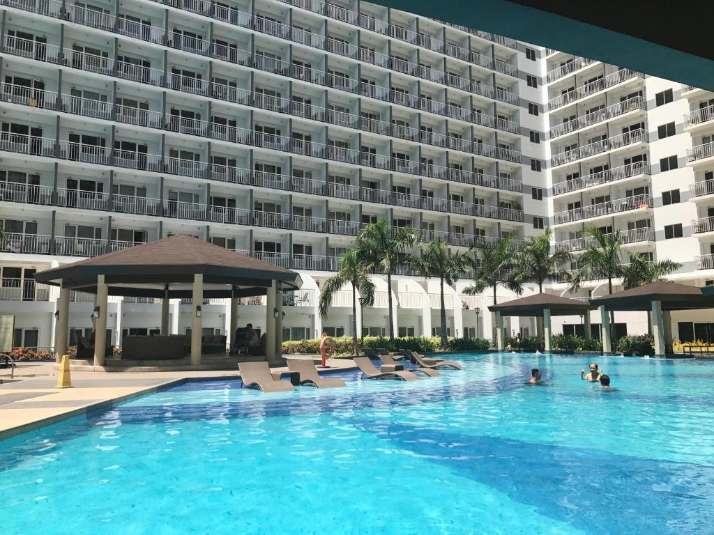 StayCation Dream CondoTel — Hotel in Manila