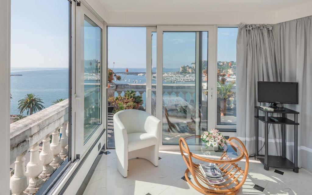 Miramare Hotel photo