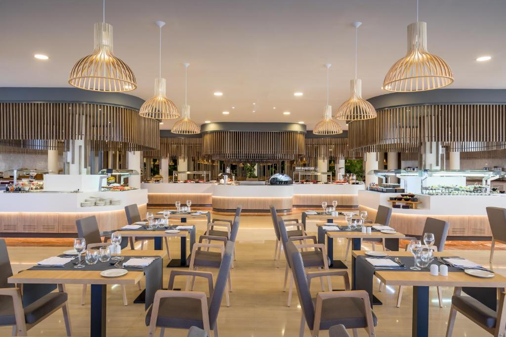 バルセロ コラレホ ベイ アダルツ オンリー ホテル (Barcelo Corralejo Bay - Adults Only Hotel) レストラン