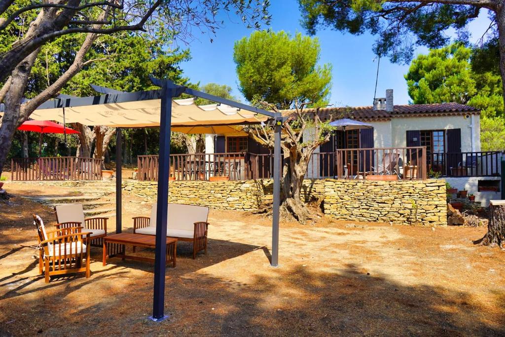 Mas Provençal climatisé à 10min à pied de la plage - 2