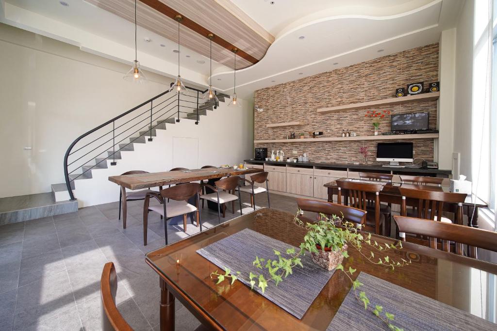 Hu An&#8211;The Lakeside House