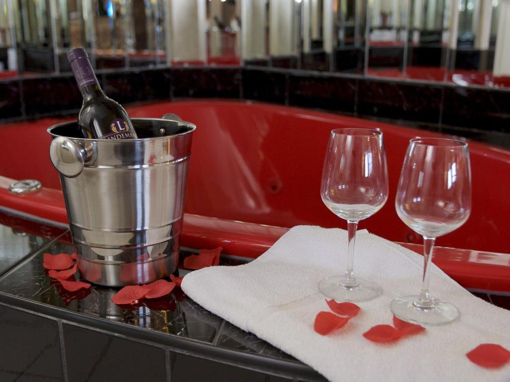 하워드 존슨 바이 윈덤 나이아가라 폴스 수영장 시설