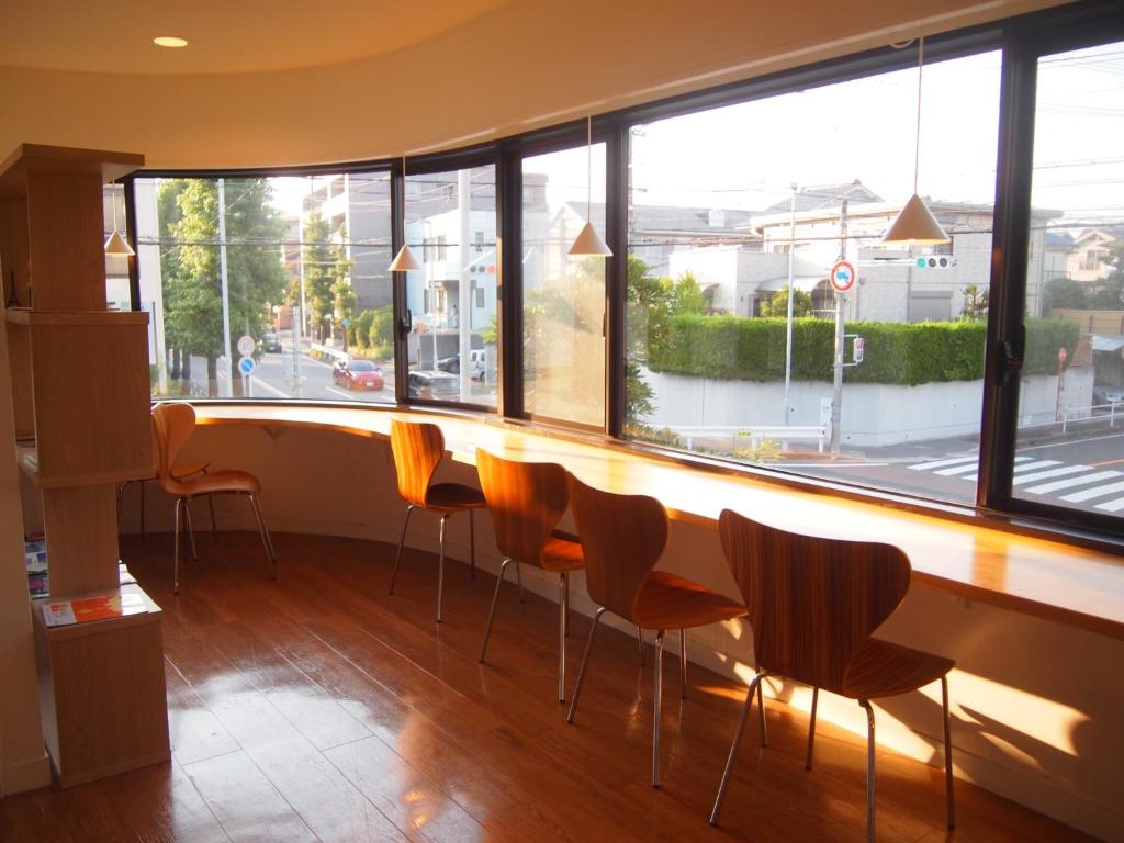 Shared lounge/TV area