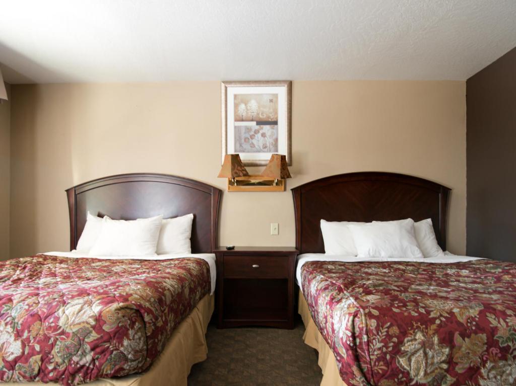 Americas Best Value Inn-Central Medford Photo 17