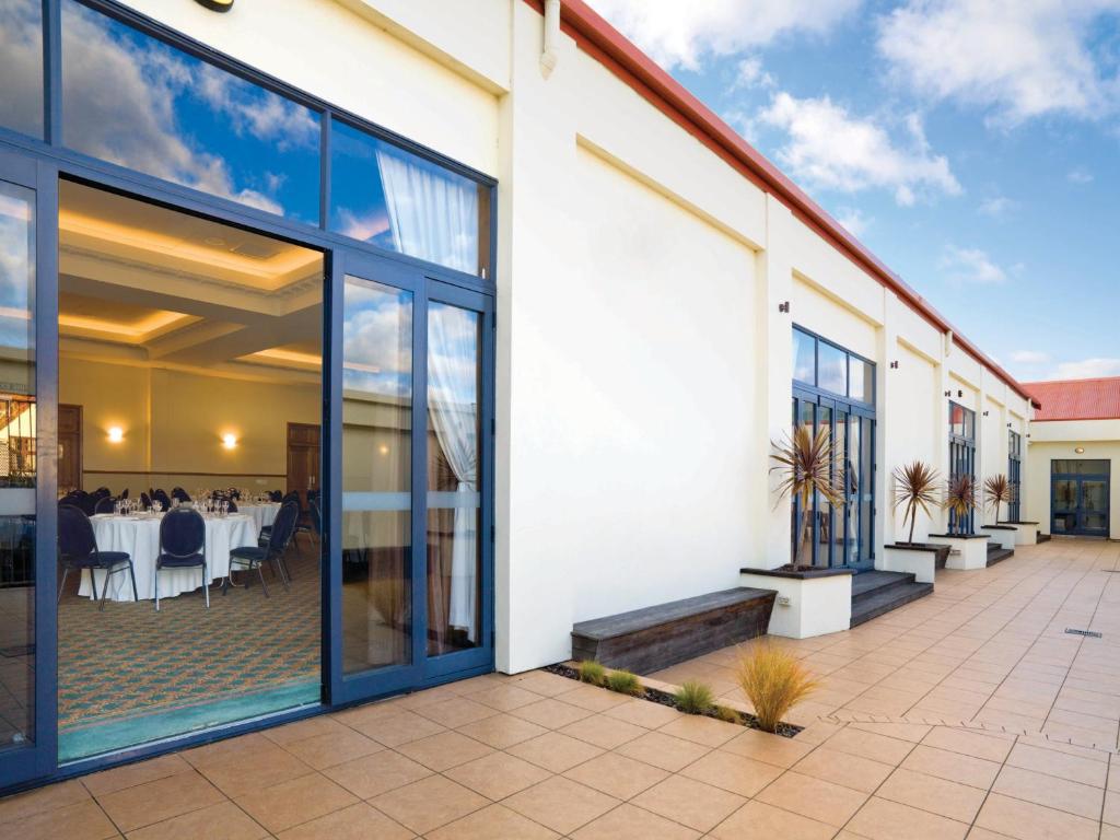 ดิสติงชั่น พาล์มเมอร์สตั้น นอร์ธ โฮเต็ล แอนด์ คอนเฟอเรนซ์ เซ็นเตอร์ (Distinction Palmerston North Hotel & Conference Centre)