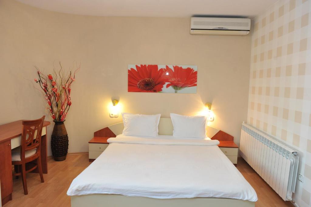 Eros Motel photo