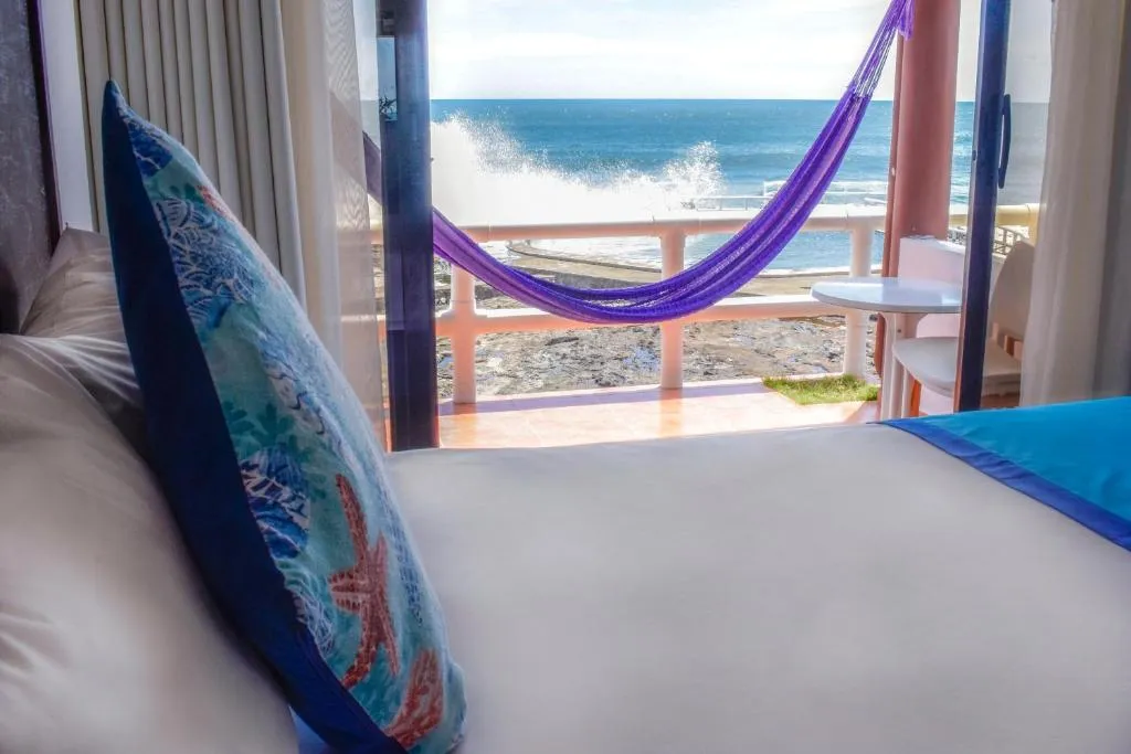 Mar & Sol, Hotel y resturante，位于拉乌尼翁的酒店