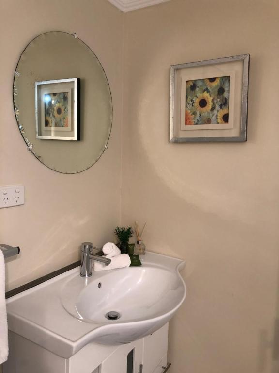 Macedon Ranges Hotel & Spa photo