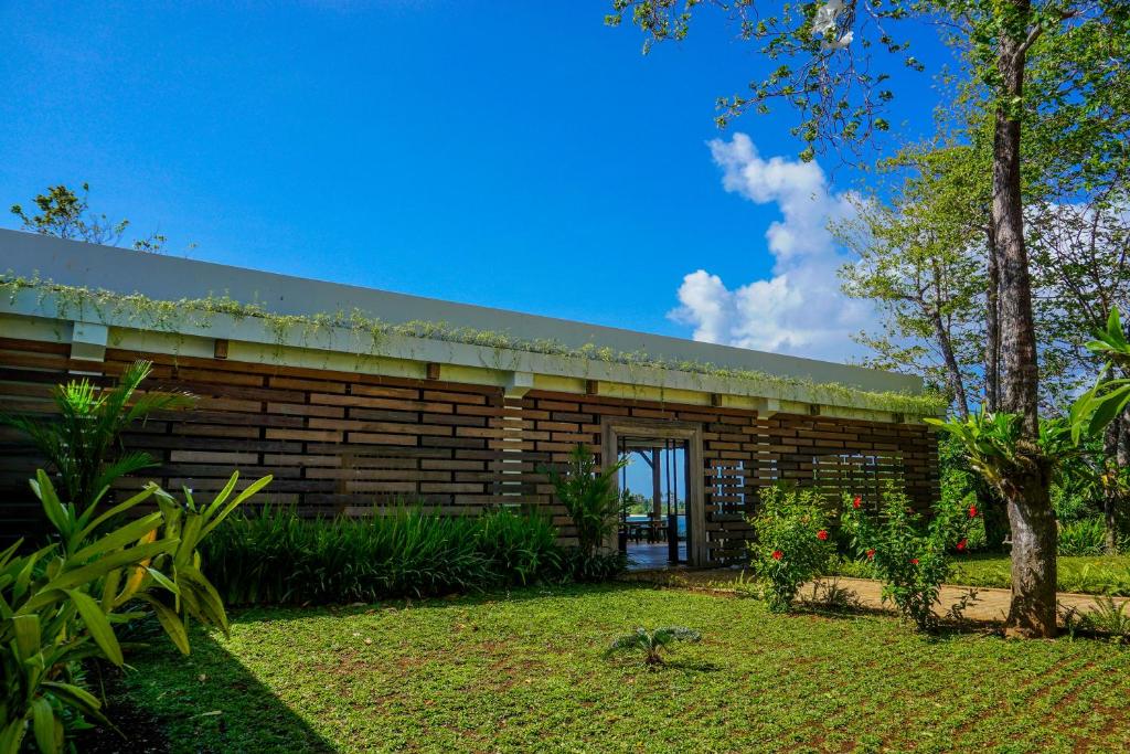 Naya Matahora Island Resort photo