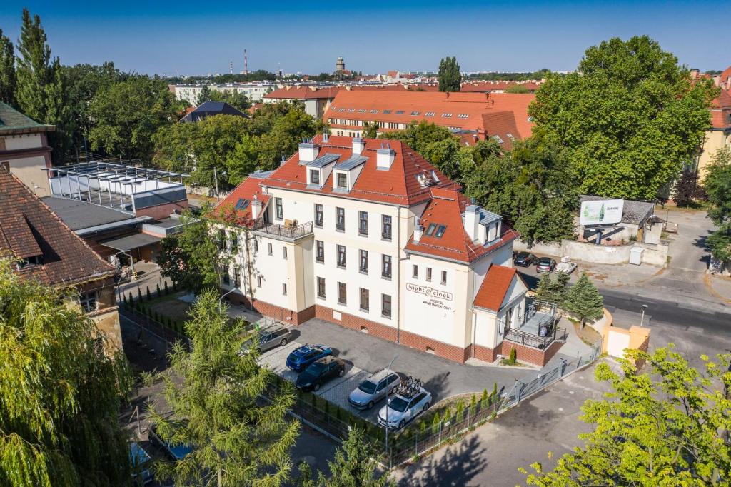 Hostel "Night o'clock" - restauracja, parking i darmowa silownia — Hotel in Wroclaw