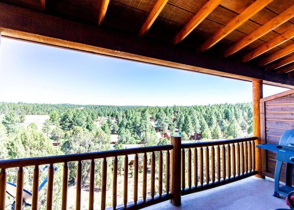 Elegant Cottage with Wonderful Views near FH Lake, Show Low