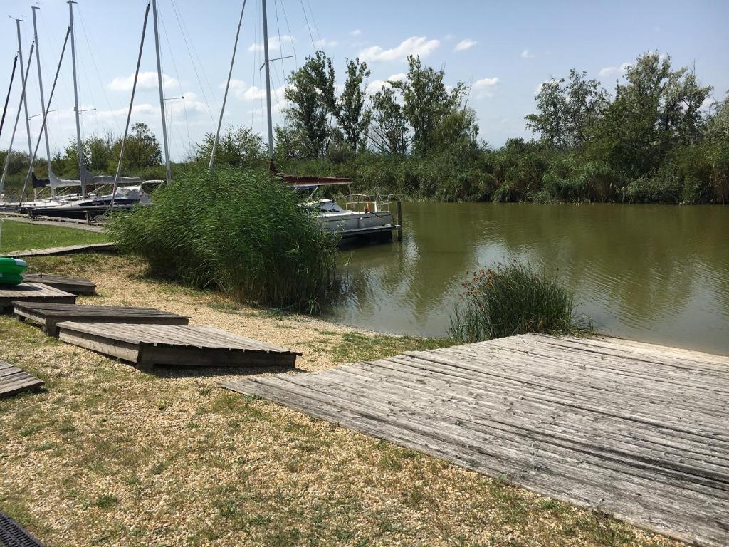 Bootshaus am See photo