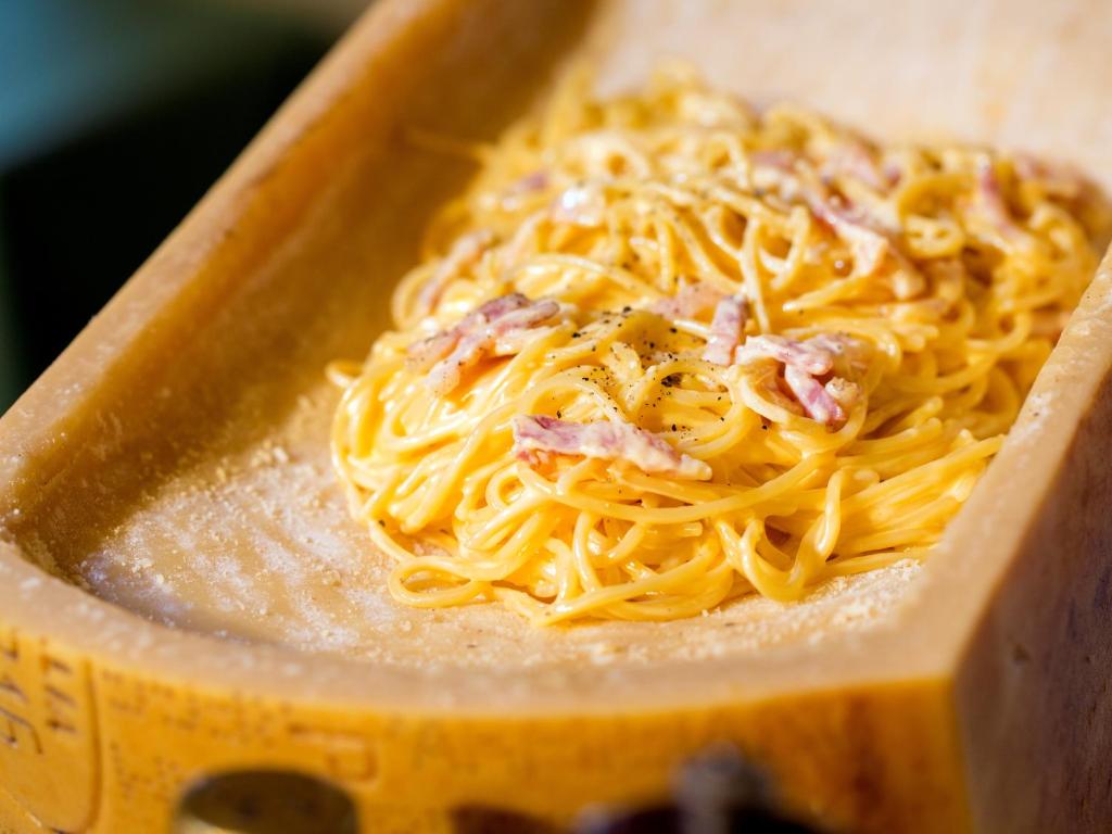 อาหารและเครื่องดื่ม