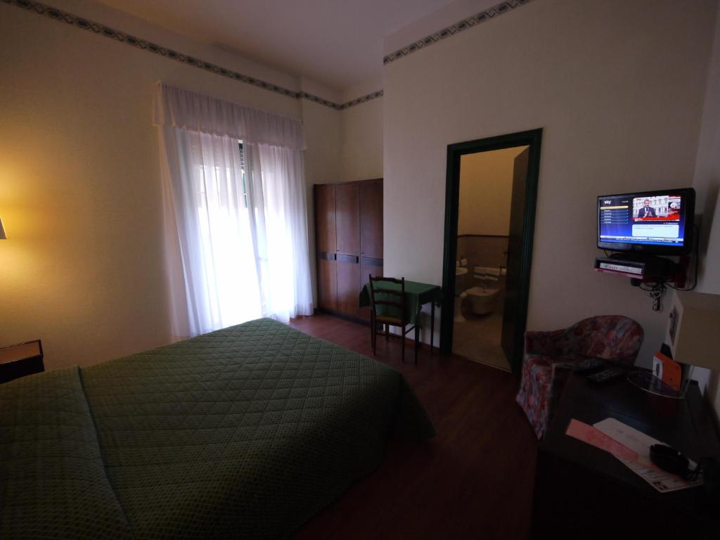 Hotel Piccadilly photo