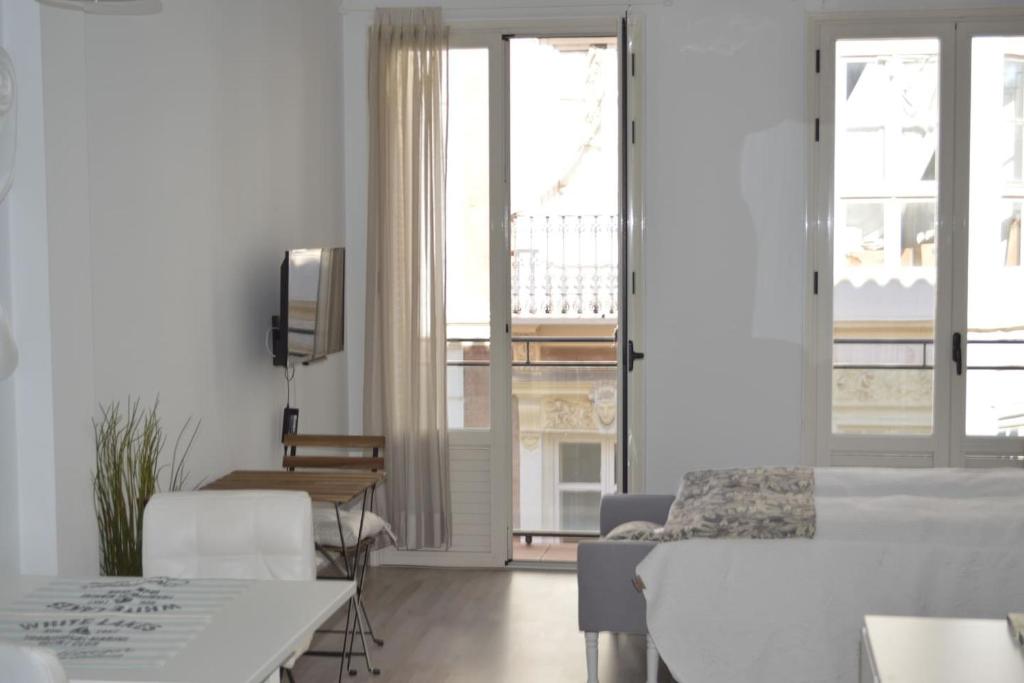 Modern studio flat close to Plaza Merced - 5