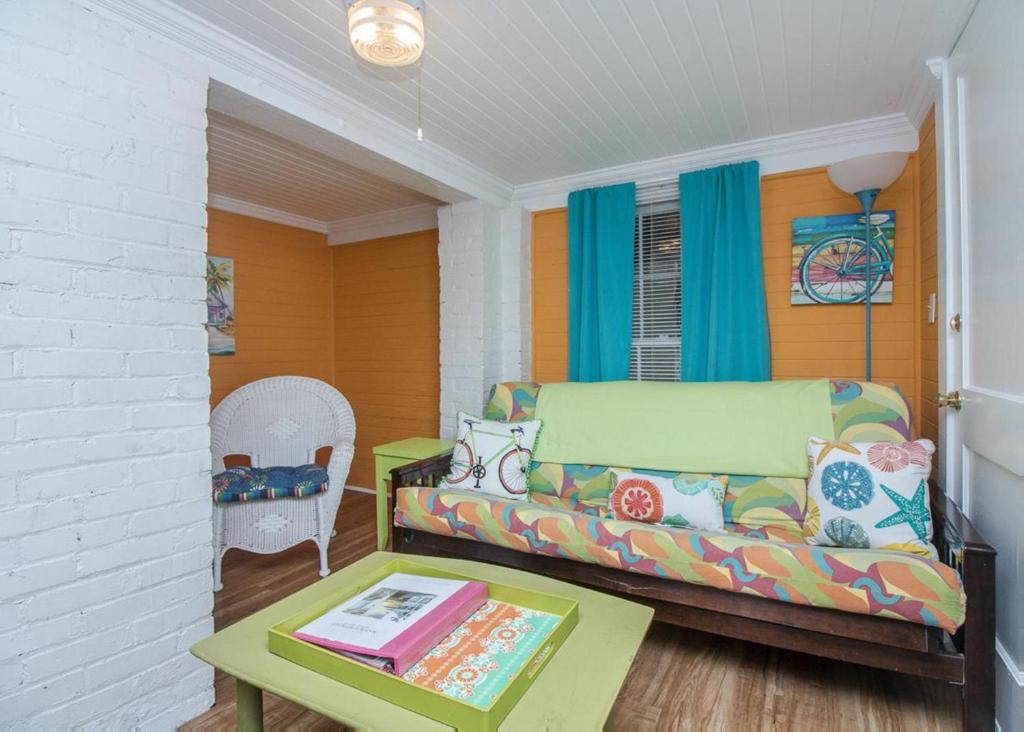 19th St. Beachside Hideaway — Hotel in Tybee Island (GA)