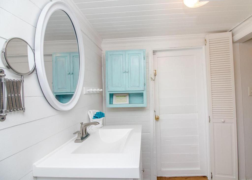 19th St. Beachside Hideaway photo