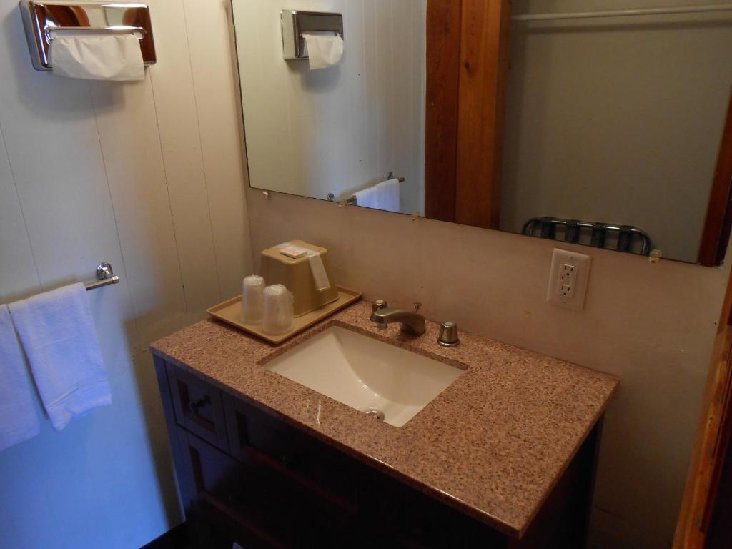 Redrock Country Inn photo