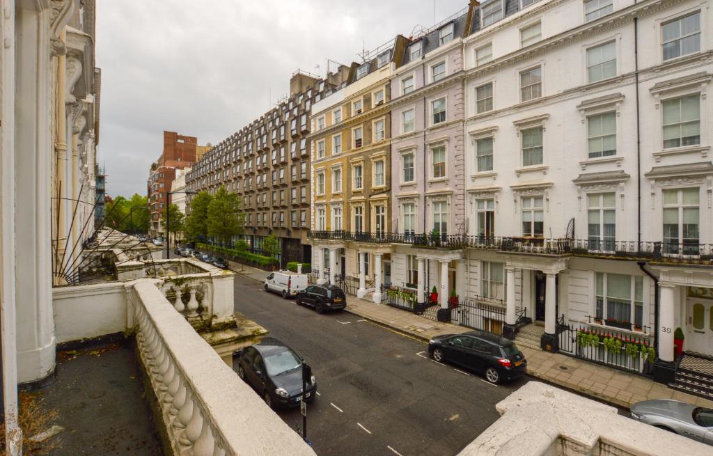 Queensborough Terrace Serviced Apartments photo