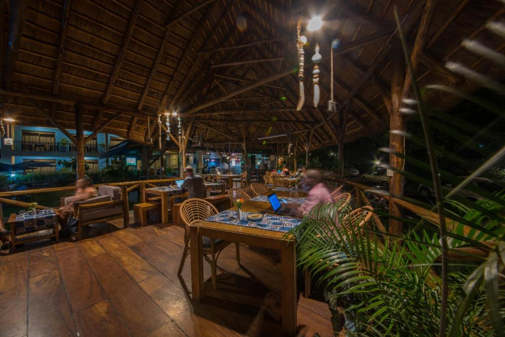 Μπυραρία/Σαλόνι