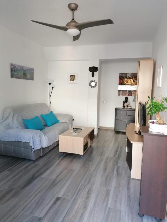 Apartamento en la playa con piscina - 2
