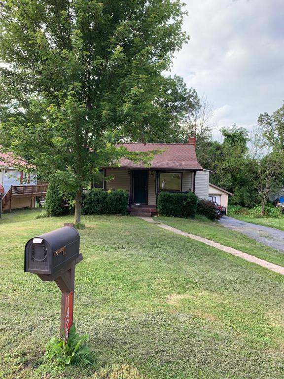 Stay On State - 15 Min to Harrisburg, 30 Min to Carlisle 2BR tastefully decorated, Duncannon