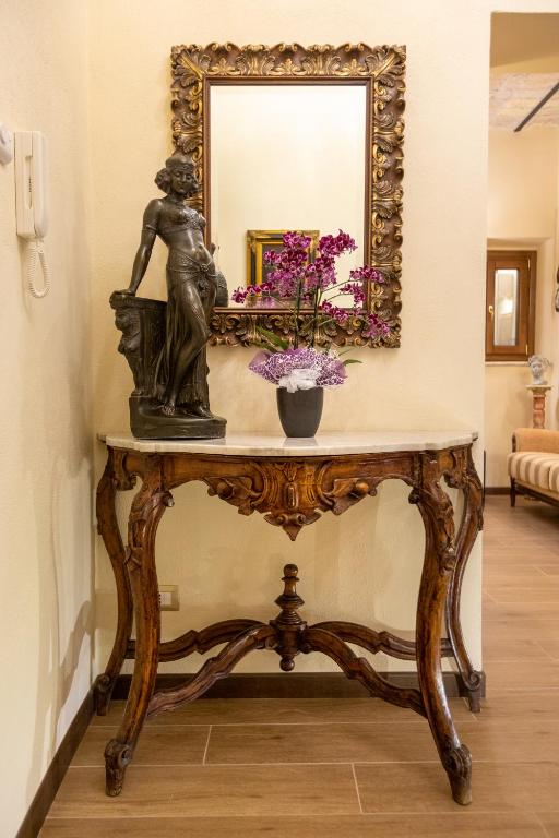 Kings Home In Rome - 4