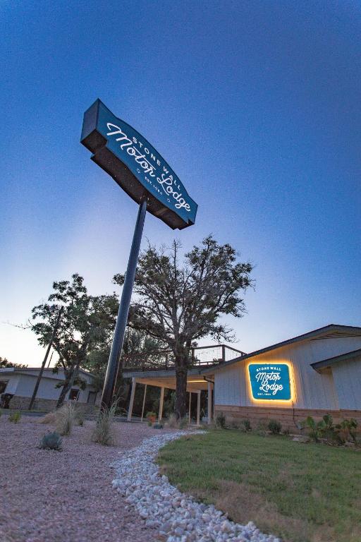 Stonewall Motor Lodge — Hotel in Stonewall (TX)