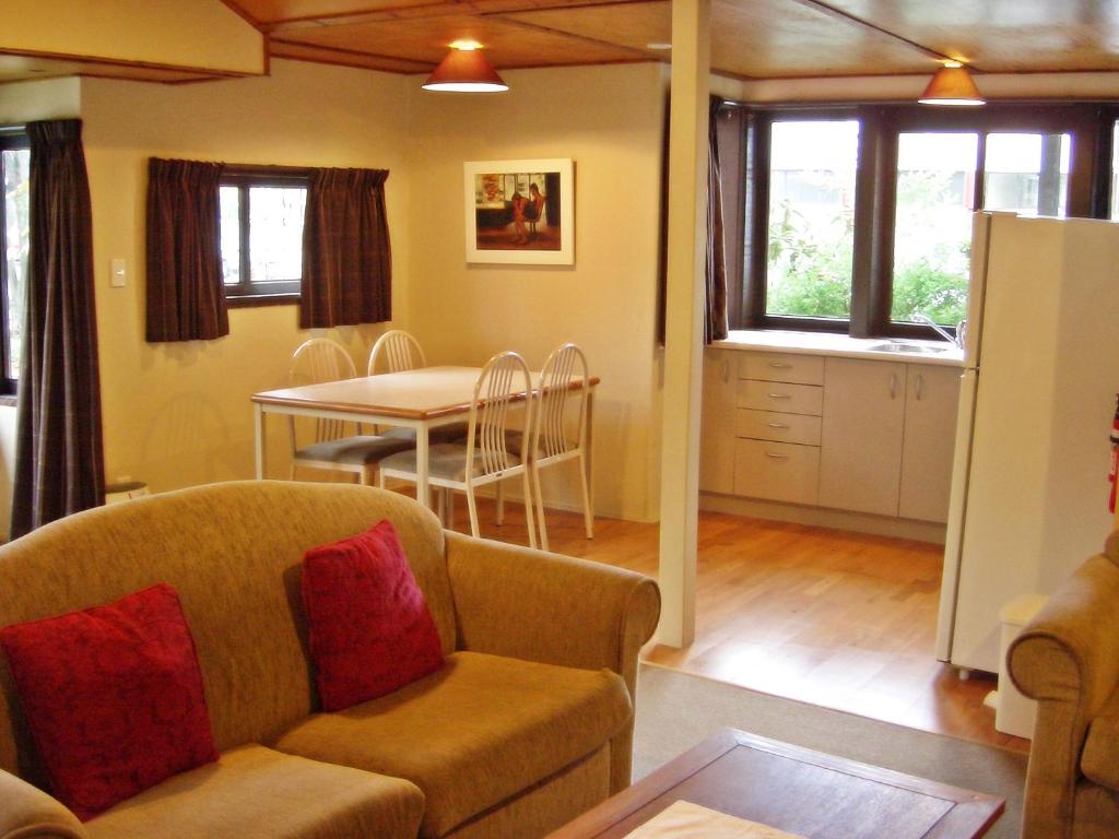 Woodlands Motels & Apartments
