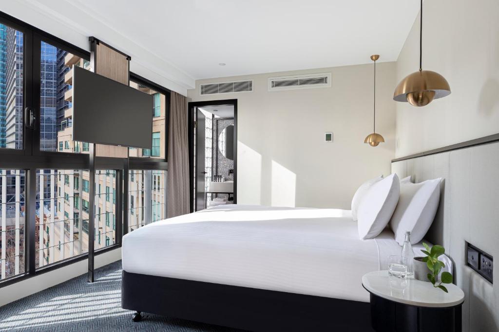 Hotel Room 4