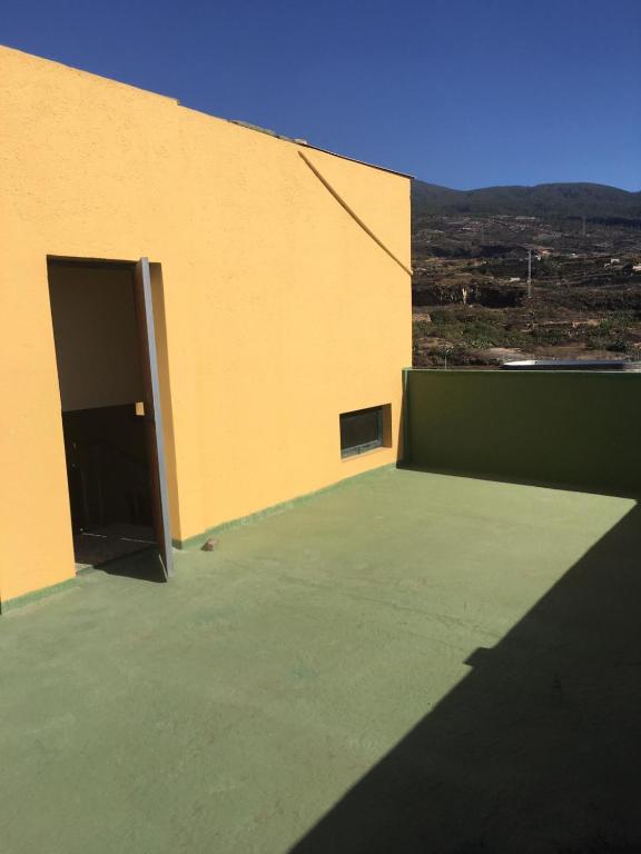 GREEN VILLAGE. TONY FRIAS. photo