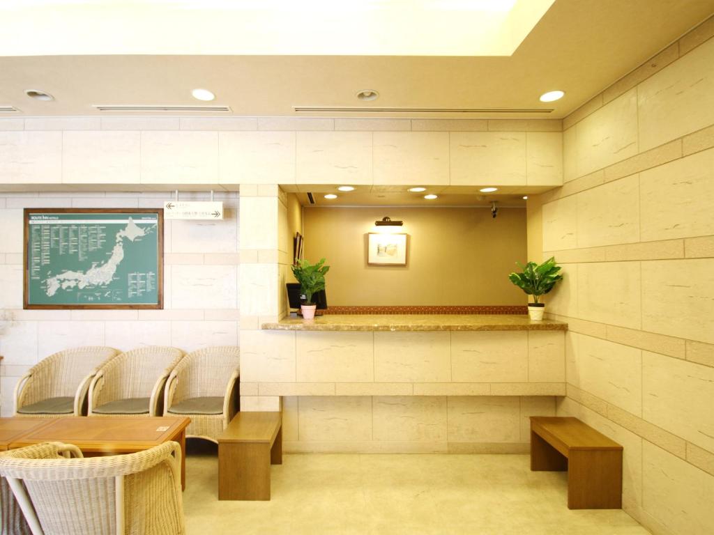 Hotel Route Inn Naha Asahibashi Ekihigashi photo